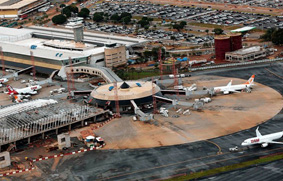 Aerop Brasilia chica