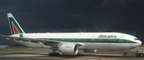 Alitalia recortaría 2.600 empleos para reducir costos 