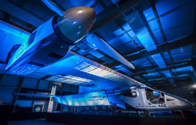 Avion Solar chica