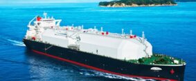 MOL pausa tránsitos en Ormuz. Espera más seguridad