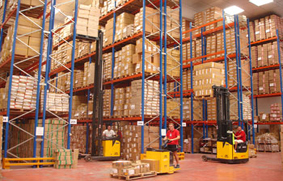 Operadores logisticos chica