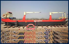 buque en astillero chica