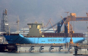 ¿Portacontenedores de 27.000 TEUs en el 2035?