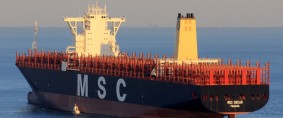 Maersk y MSC inauguran la 2M cargando en Dalian