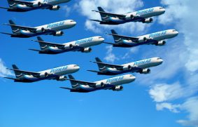 Amazon agrega 10 aviones a su flota de carga aérea