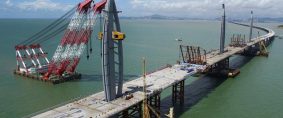 Avanza el puente marítimo más largo del mundo
